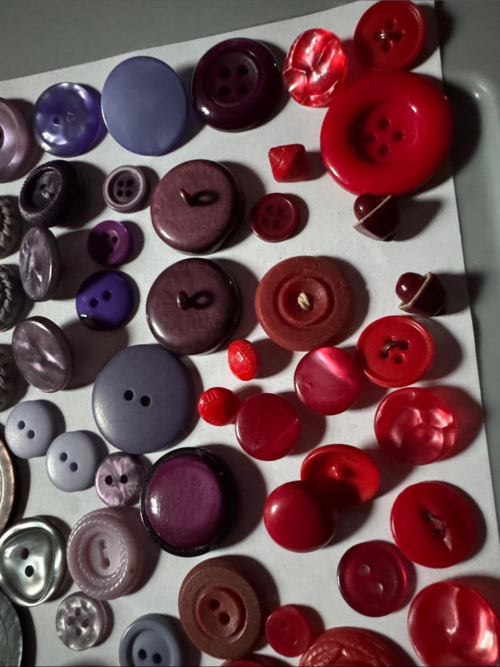 Button Lot- Pink, Purple, & Reds - Picture 13 of 15